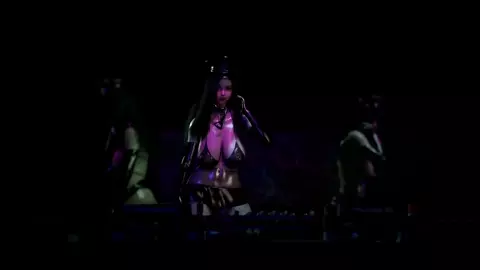 PARTY QUEEN