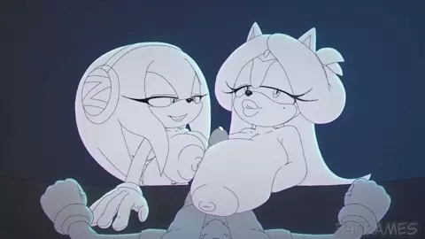 Tittys smash dick