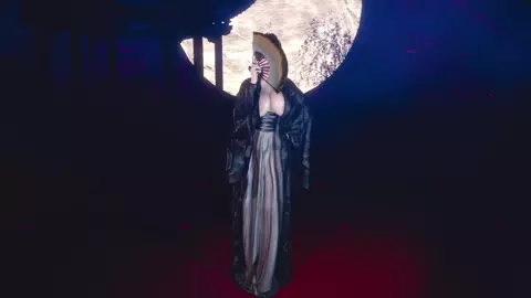 tifa The moon is beautiful. Dance